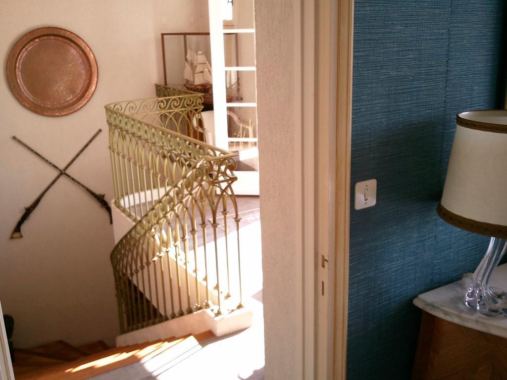 Mas Du Trezon Bed & Breakfast โชเลต์ ห้อง รูปภาพ